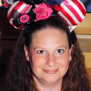 Meet your Posher, Dana